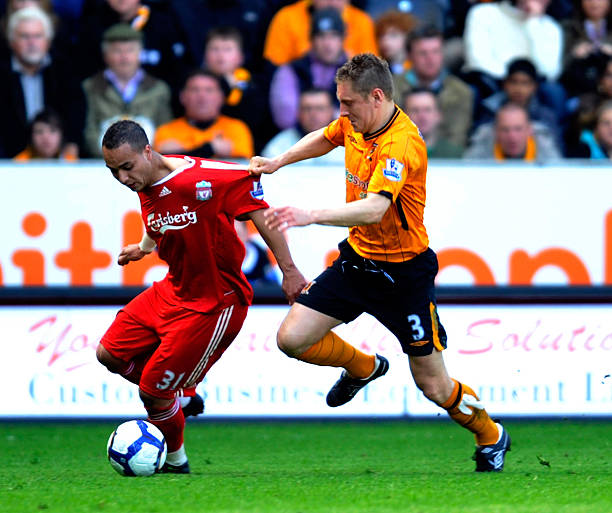 它激励着球 它激励着球